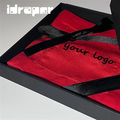 Röda linneservetter